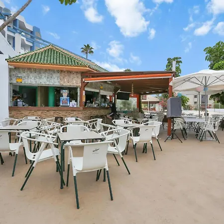 Апартаменты Holidays Studio, Pool, Air Con, Terrace