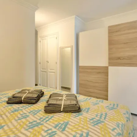 Апартаменты Holidays Studio, Pool, Air Con, Terrace Сан Мигель
