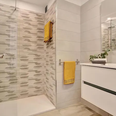 شقة Holidays Studio, Pool, Air Con, Terrace
