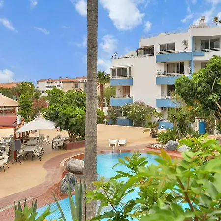 Holidays Studio, Pool, Air Con, Terrace شقة *