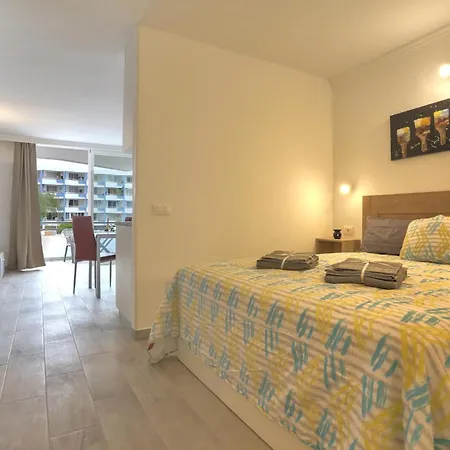 Holidays Studio, Pool, Air Con, Terrace سان ميغيل ذي أبونا