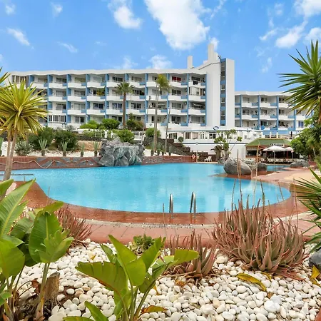 Holidays Studio, Pool, Air Con, Terrace شقة *